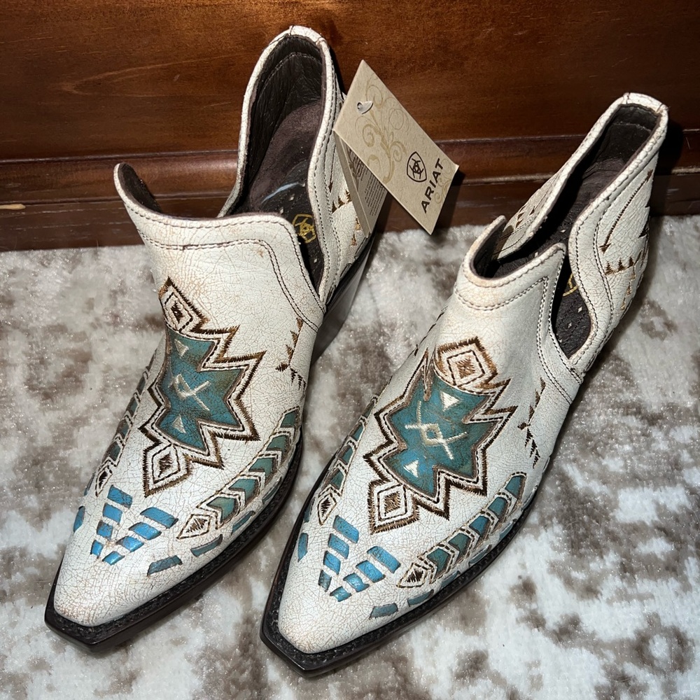 NWT Ariat Boots